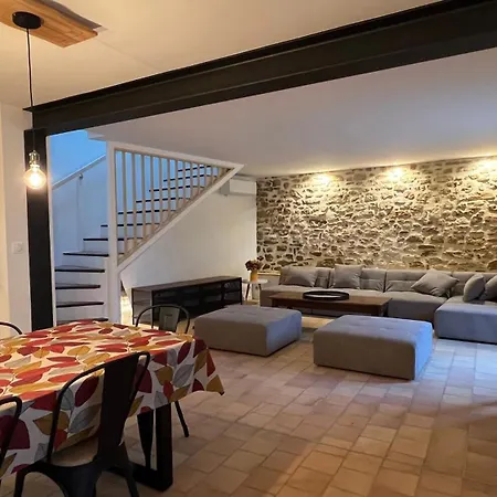 Сasa de vacaciones La Petite Blanchardiere, Avec Piscine